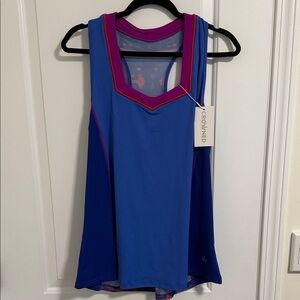Powerful Hermana Crowned Athletic Flow Tank
